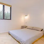 Zhome-Three Floors 4 Bedrooms - Near Nanjing Road