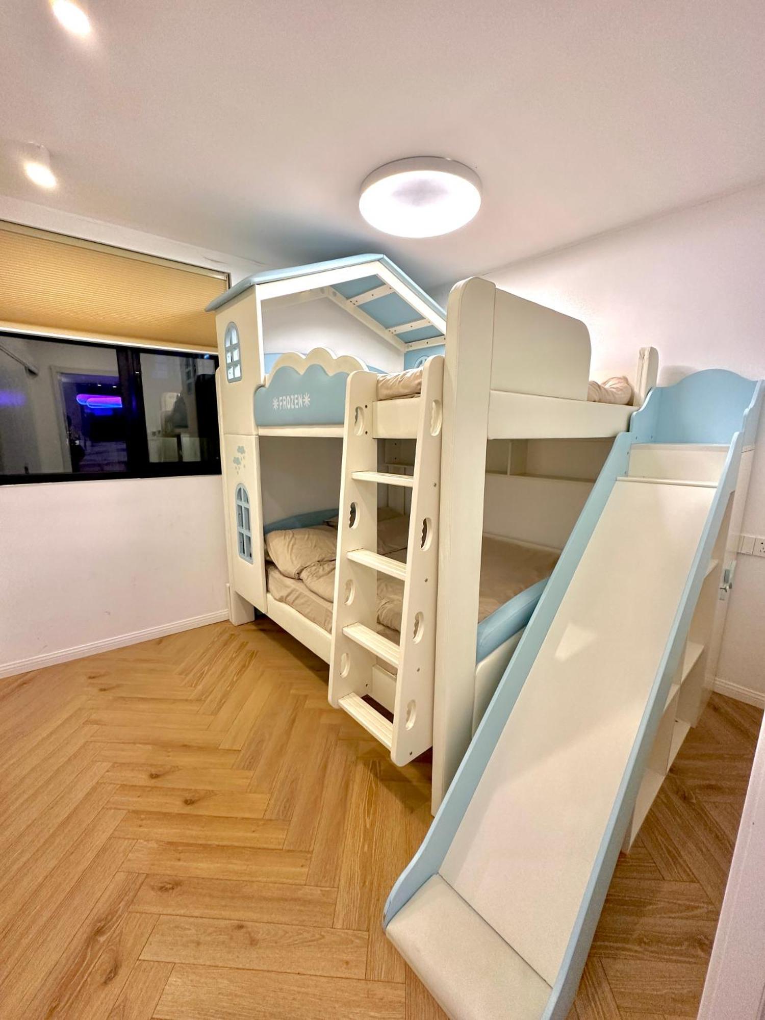 Zhome-three Floors 4 Bedrooms - Near Nanjing Road * Xangai